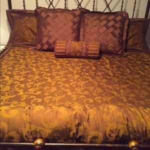COPY - Duvet cover, skirt and pillow set. Bombay